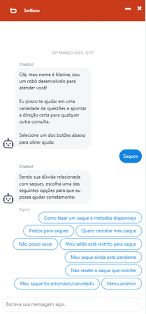 Tela do chat ao vivo da Betboo. O chatbot chamado Marina oferece suporte sobre saques, listando opções como 'Não posso sacar' e 'Meu saque ainda está pendente'