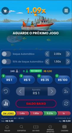 Tela do jogo crash Big Bass Crash, com um barco vermelho navegando em um lago e um pescador a bordo. O multiplicador atual é de 1.09x. A interface exibe opções de aposta e saque automático.