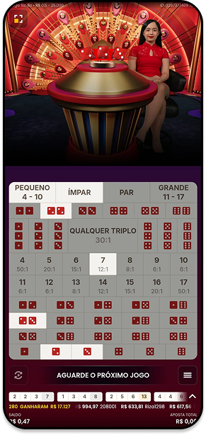 Mesa de jogo Mega Sic Bo ao vivo com apresentadora e tabuleiro de apostas em dados.